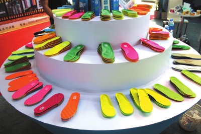 南安企業(yè)“機能鞋墊”晉江鞋博會受熱捧